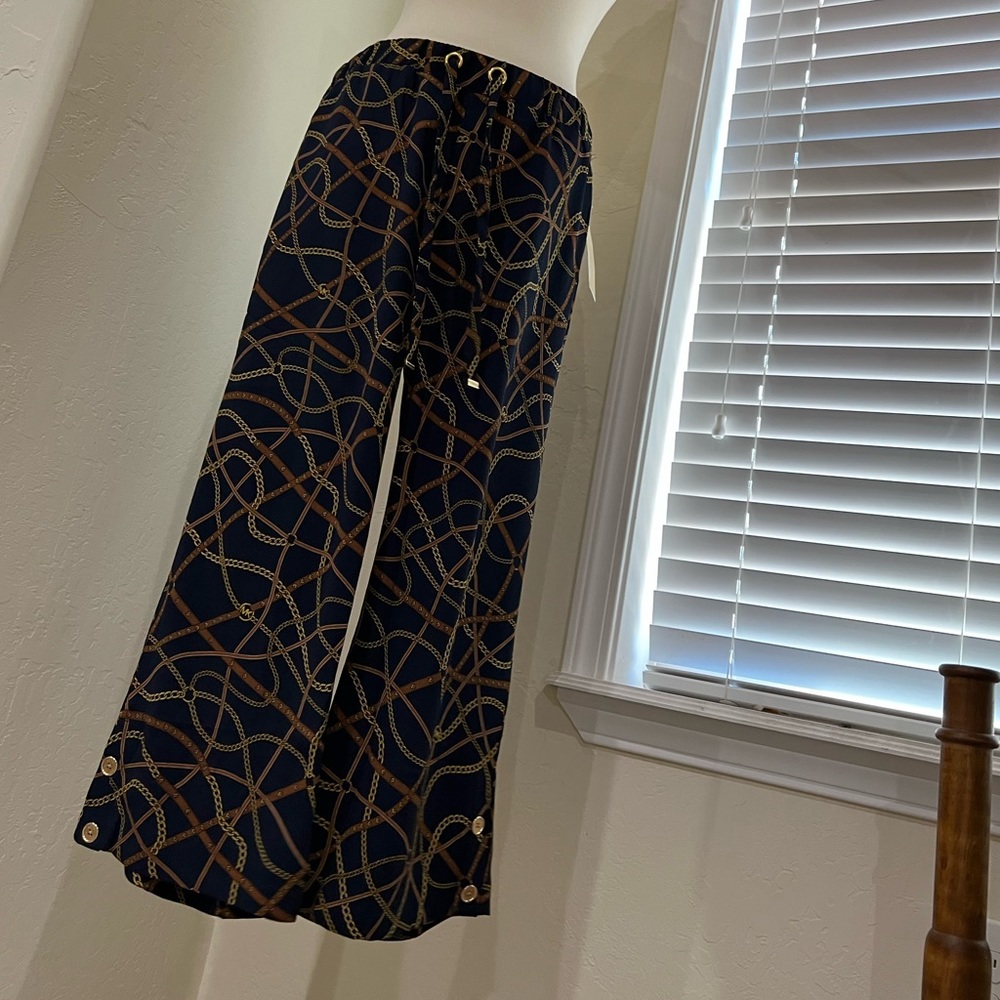 NWT Michael Kors MK lightweight dress capris